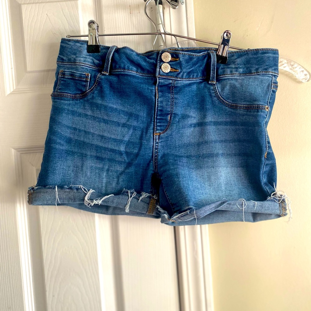 Junior's Shorts size 16 1/2
